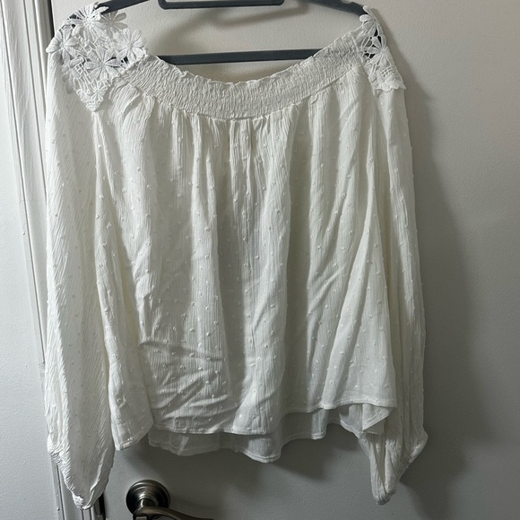 AMOLI White Swiss Dot Off-the-Shoulder Boho Blouse - 100% Cotton - NWT - Picture 8 of 8